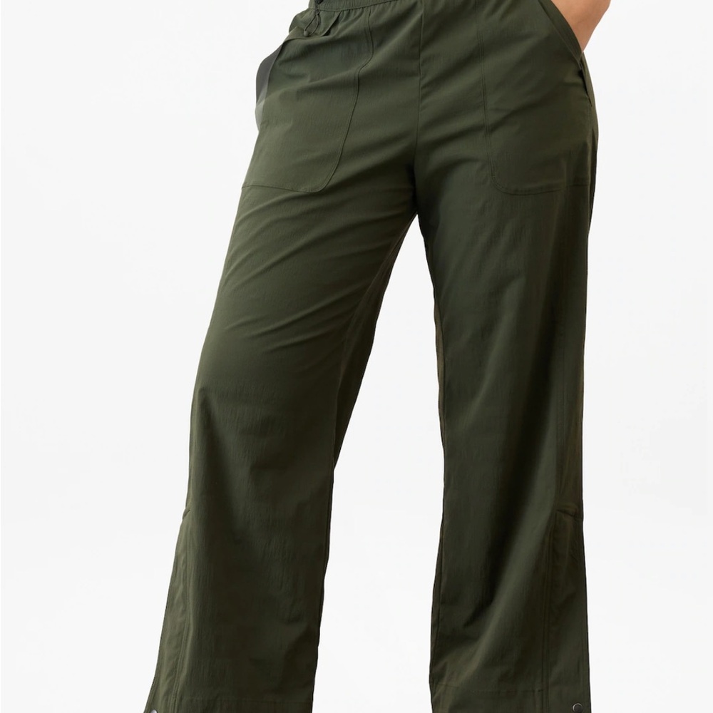 Athleta Trekkie Parachute Pants Olive Green